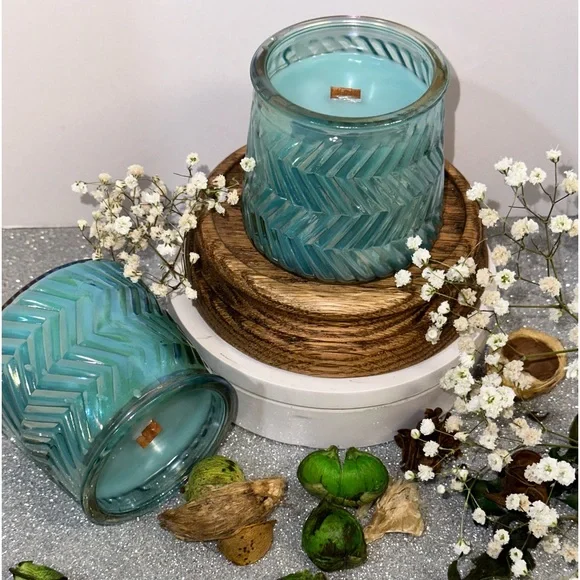 Sweet Pea, SCENT UNLEASHED LLC Hand Poured scented Candle - Picture 2 of 4